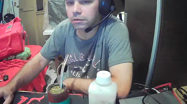 Snapshot of Lolosalvage83 chatting on March 3, 2:28 pm Lolosalvage83 online show from March 3, 2:28 pm