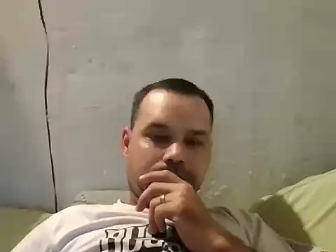 Snapshot of Lolosalvage83 chatting on January 19, 11:45 am Lolosalvage83 online show from January 19, 11:45 am