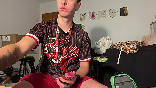 twentywithafelonyy online show from December 4, 8:13 am