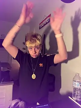 twentywithafelonyy online show from January 21, 8:52 am