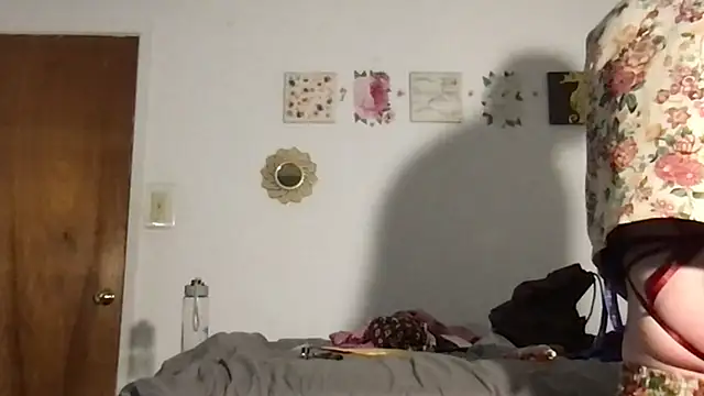 twentywithafelonyy online show from October 11, 11:00 am