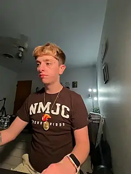 twentywithafelonyy online show from March 4, 3:55 am