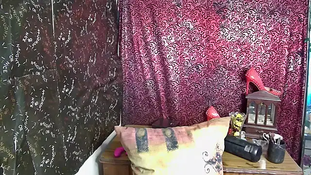 GoddessLorenaTheeSiren online show from December 2, 7:26 pm