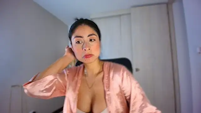 Snapshot of auroracaruso11 chatting on July 16, 5:10 pm auroracaruso11 online show from July 16, 5:10 pm