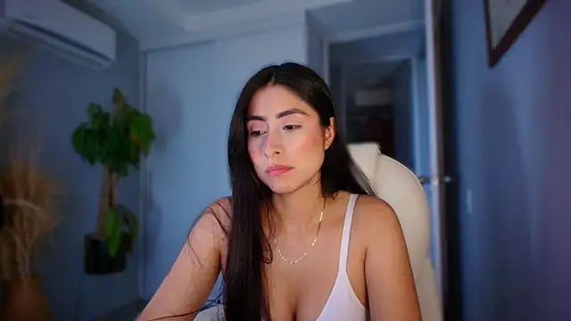 Snapshot of auroracaruso11 chatting on September 24, 10:27 pm auroracaruso11 online show from September 24, 10:27 pm