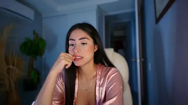 Snapshot of auroracaruso11 chatting on September 29, 10:37 pm auroracaruso11 online show from September 29, 10:37 pm