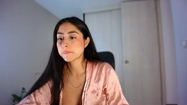 auroracaruso11 online show from June 1, 6:07 pm