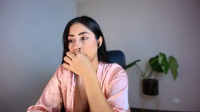 auroracaruso11 online show from December 14, 8:58 pm