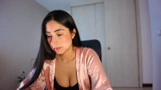 Snapshot of auroracaruso11 chatting on June 12, 8:06 pm auroracaruso11 online show from June 12, 8:06 pm