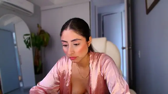 Snapshot of auroracaruso11 chatting on October 9, 9:37 pm auroracaruso11 online show from October 9, 9:37 pm