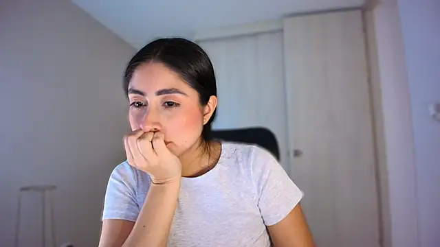 Snapshot of auroracaruso11 chatting on July 14, 8:37 pm auroracaruso11 online show from July 14, 8:37 pm
