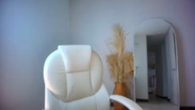 auroracaruso11 online show from November 12, 8:23 pm