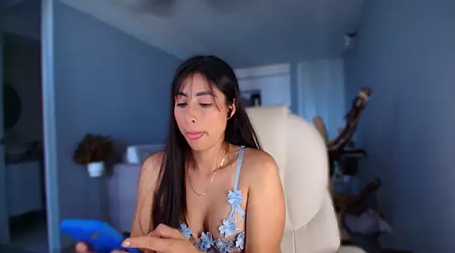 Snapshot of auroracaruso11 chatting on March 10, 10:02 pm auroracaruso11 online show from March 10, 10:02 pm