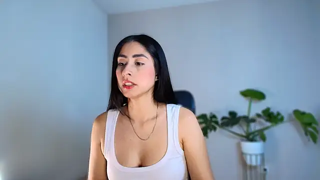 auroracaruso11 online show from March 21, 7:18 pm