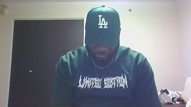 Snapshot of Stayinalive1992 chatting on April 11, 3:25 am Stayinalive1992 online show from April 11, 3:25 am