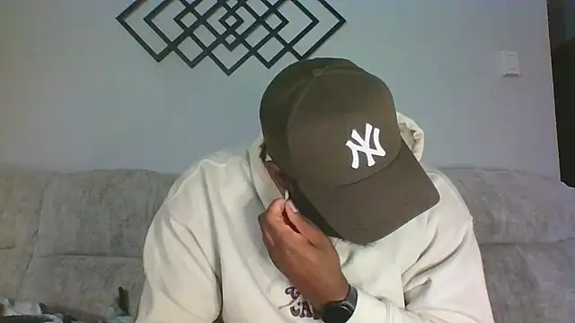 Snapshot of Stayinalive1992 chatting on January 9, 4:41 am Stayinalive1992 online show from January 9, 4:41 am