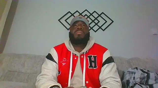 Snapshot of Stayinalive1992 chatting on January 19, 2:04 am Stayinalive1992 online show from January 19, 2:04 am