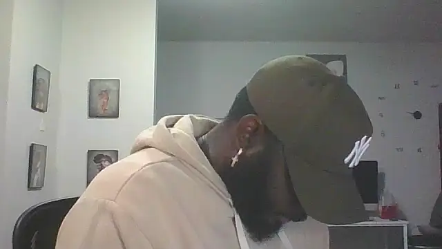 Snapshot of Stayinalive1992 chatting on November 7, 2:38 am Stayinalive1992 online show from November 7, 2:38 am