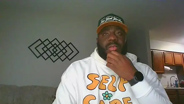 Snapshot of Stayinalive1992 chatting on December 19, 3:32 am Stayinalive1992 online show from December 19, 3:32 am