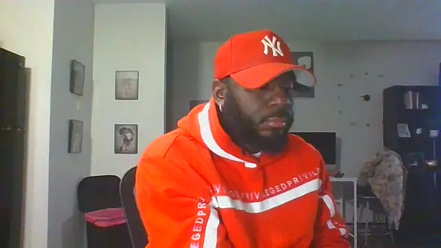 Snapshot of Stayinalive1992 chatting on October 29, 2:54 am Stayinalive1992 online show from October 29, 2:54 am