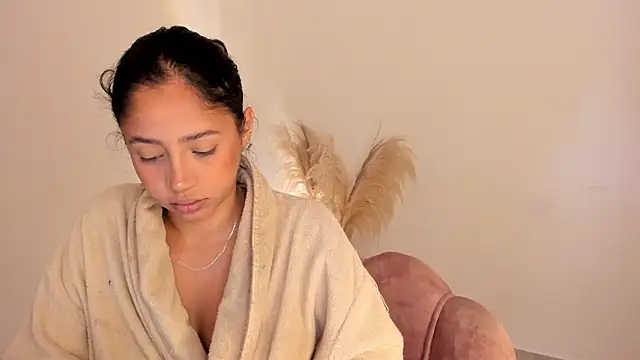 amelie murphy  online show from March 24, 6:30 pm