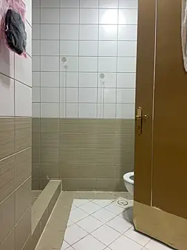 Layla-daloua online show from December 14, 10:37 pm