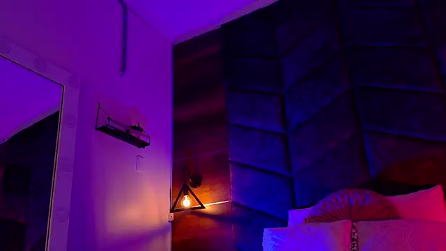 ParisFox  online show from February 5, 7:43 pm