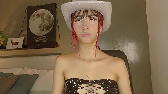 ParisFox  online show from October 28, 7:46 pm