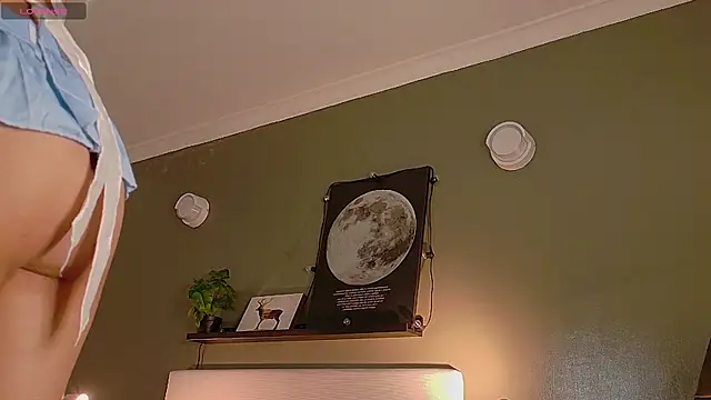 ParisFox  online show from October 17, 8:10 pm