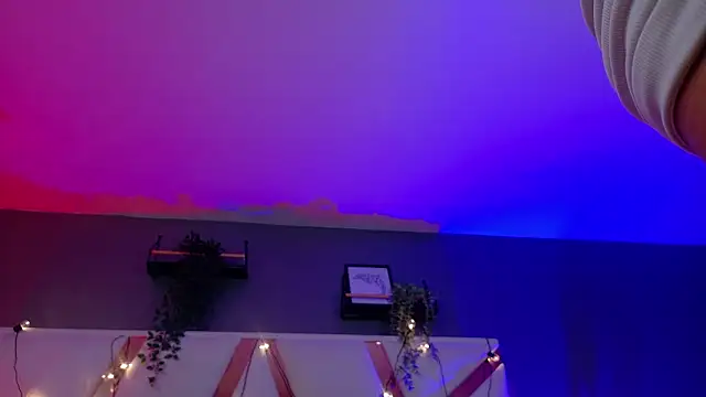 ParisFox  online show from February 9, 10:08 pm