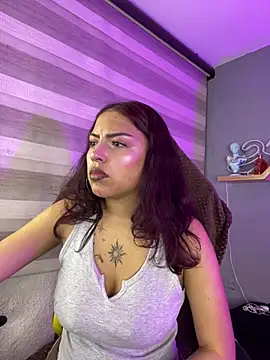 Snapshot of Liittleluaa_ chatting on January 30, 11:44 am Liittleluaa online show from January 30, 11:44 am