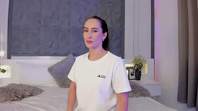 SaraGomez1 online show from February 12, 12:16 pm