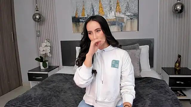SaraGomez1 online show from May 23, 12:15 pm