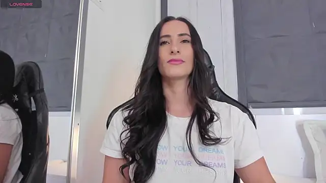 Snapshot of SaraGomez1 chatting on February 24, 3:53 pm SaraGomez1 online show from February 24, 3:53 pm