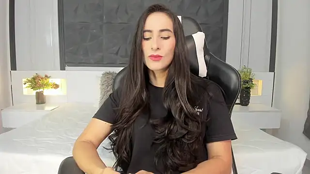 Snapshot of SaraGomez1 chatting on October 8, 12:39 pm SaraGomez1 online show from October 8, 12:39 pm