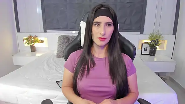 SaraGomez1 online show from November 13, 1:48 pm