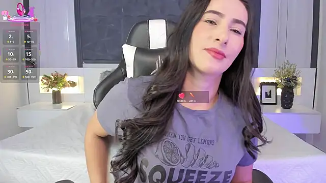 Snapshot of SaraGomez1 chatting on September 19, 1:37 pm SaraGomez1 online show from September 19, 1:37 pm