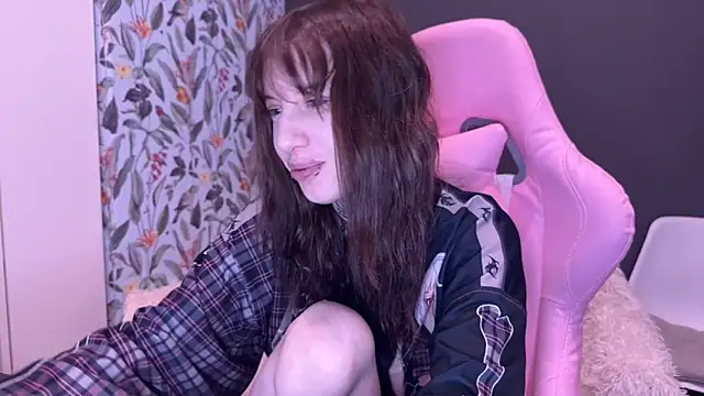 moundliicht1 online show from April 29, 8:48 pm