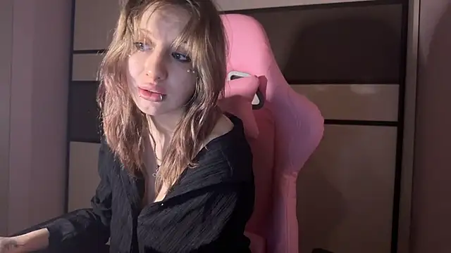 moundliicht1 online show from January 8, 8:15 pm