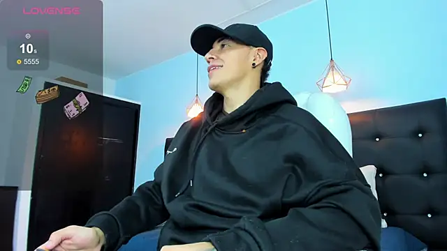 Lobo 17  online show from November 27, 3:29 am