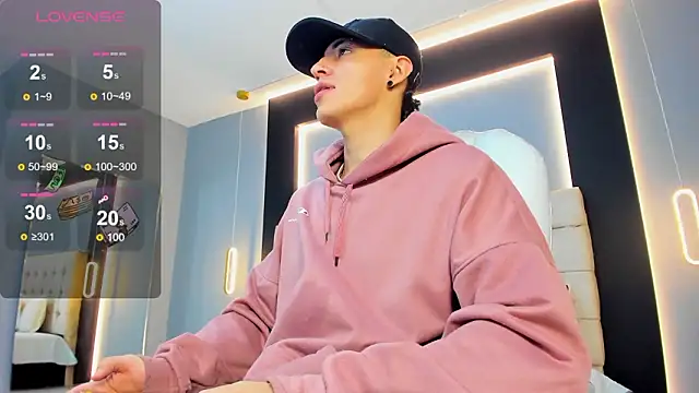 Lobo 17  online show from February 3, 3:26 am