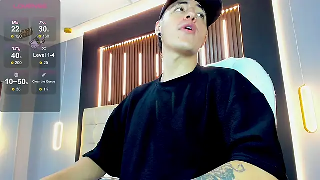 Lobo 17  online show from March 6, 3:45 am