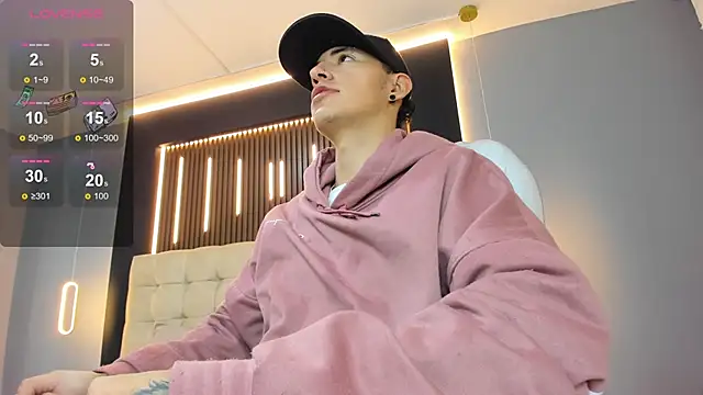 Lobo 17  online show from March 28, 3:40 am