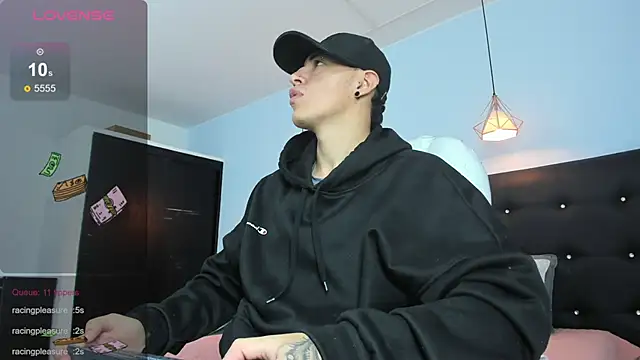 Lobo 17  online show from November 25, 3:51 am