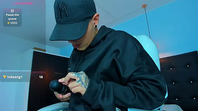 Lobo 17  online show from October 30, 3:49 am