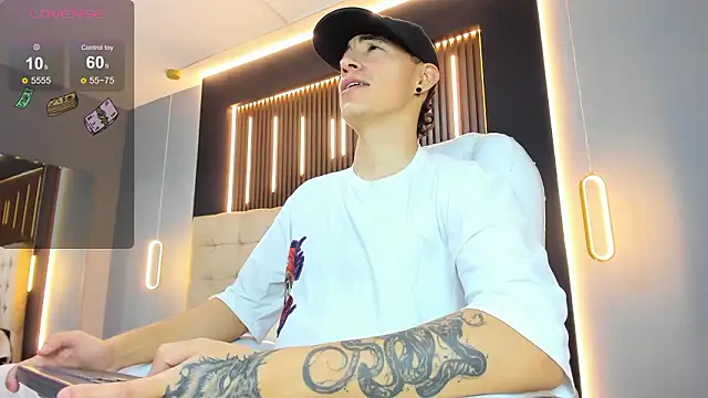 Lobo 17  online show from March 22, 3:43 am