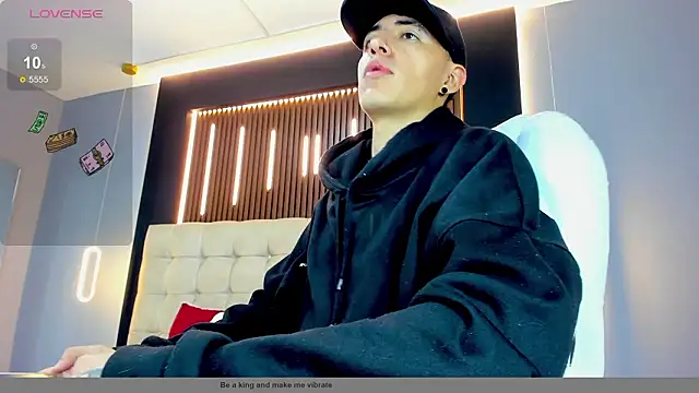 Lobo 17  online show from March 4, 3:36 am