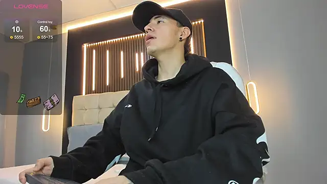 Lobo 17  online show from March 25, 3:39 am