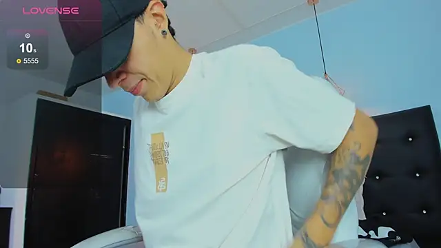 Lobo 17  online show from November 6, 3:43 am