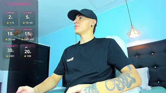 Lobo 17  online show from December 23, 3:39 am